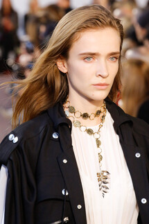 Details Chloé Fall 2018 Ready-to-Wear , Детали коллекции Хлоя осень зима 2018 , Fashion show , неделя моды в Париже , PFW , Paris Fashion Week , Mainstyles